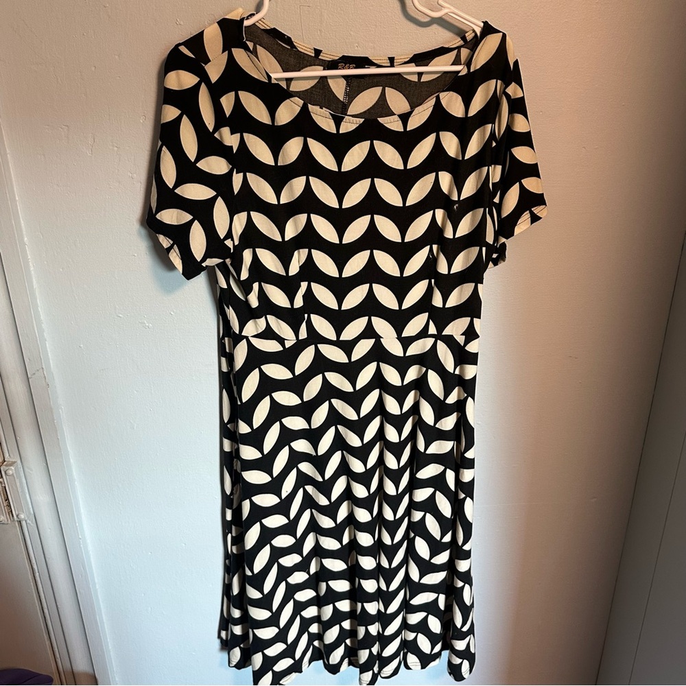 R&B Collection Black and White dress L